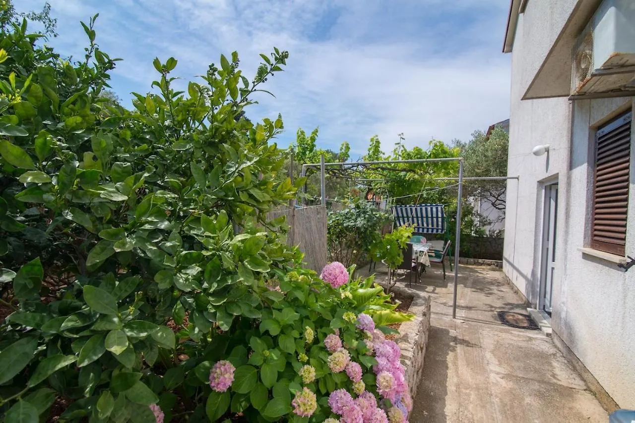 Apartments With A Parking Space Losinj, Losinj - 21195 Mali Lošinj 0*,